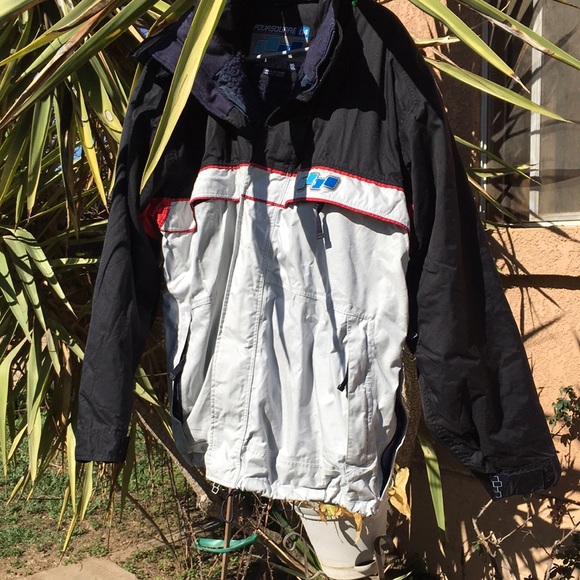 Four Square 04 jacket great for snow weather which now it’s perfect timing - Picture 2 of 12